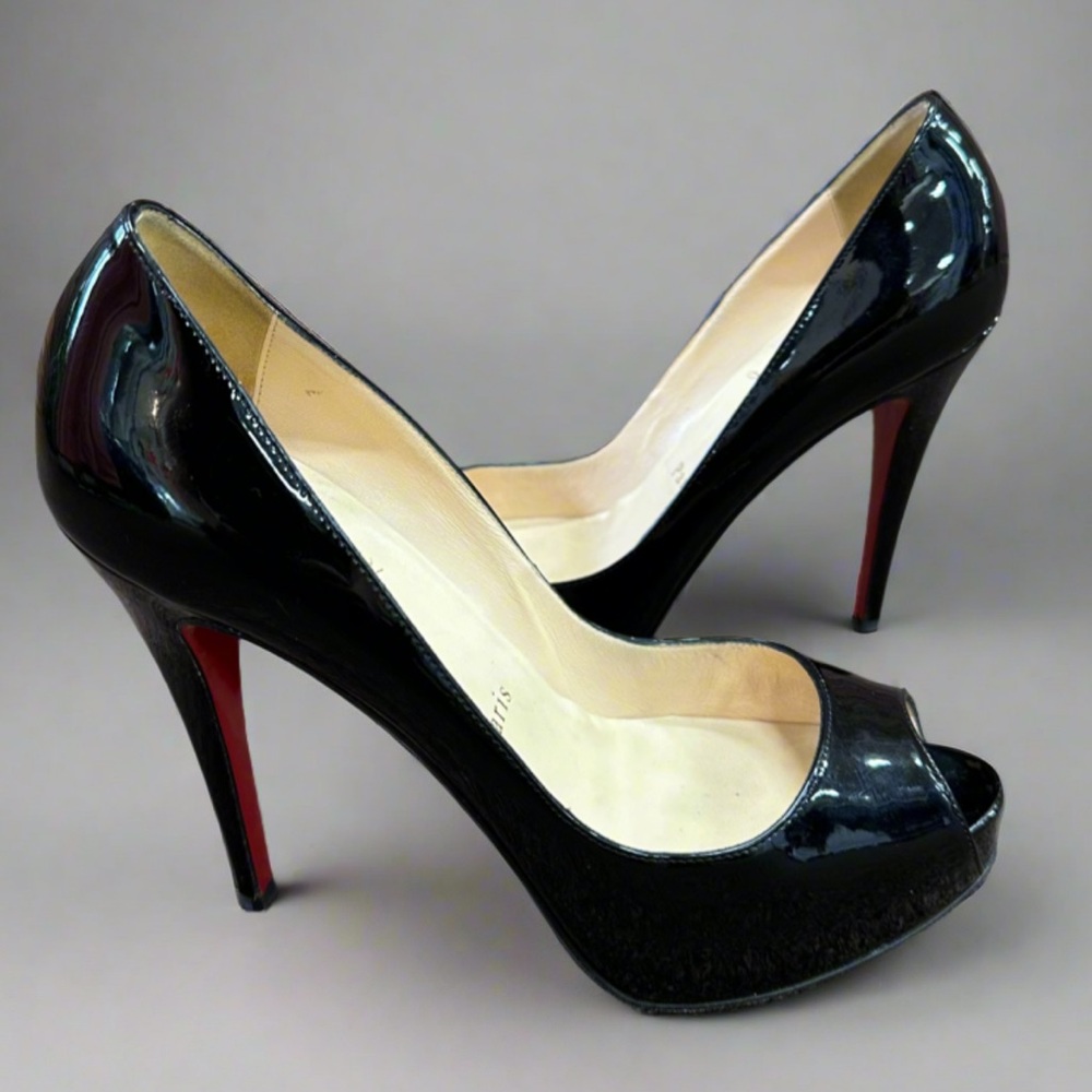 Christian Louboutin pump